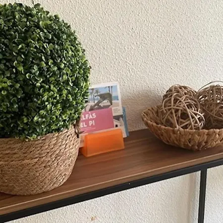 South Facing 2 Bedroom In Centre Albir Appartement *